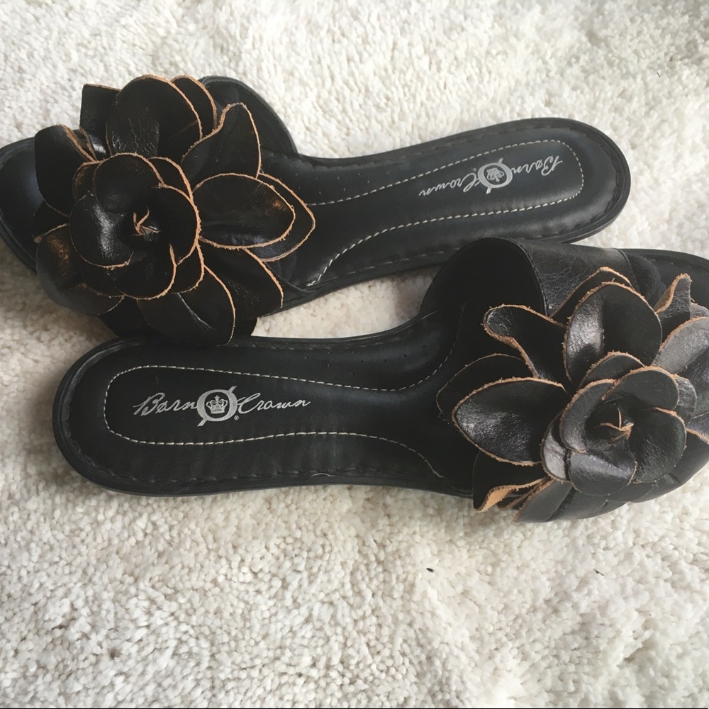 BORN Black Leather Flower sandals-barely used